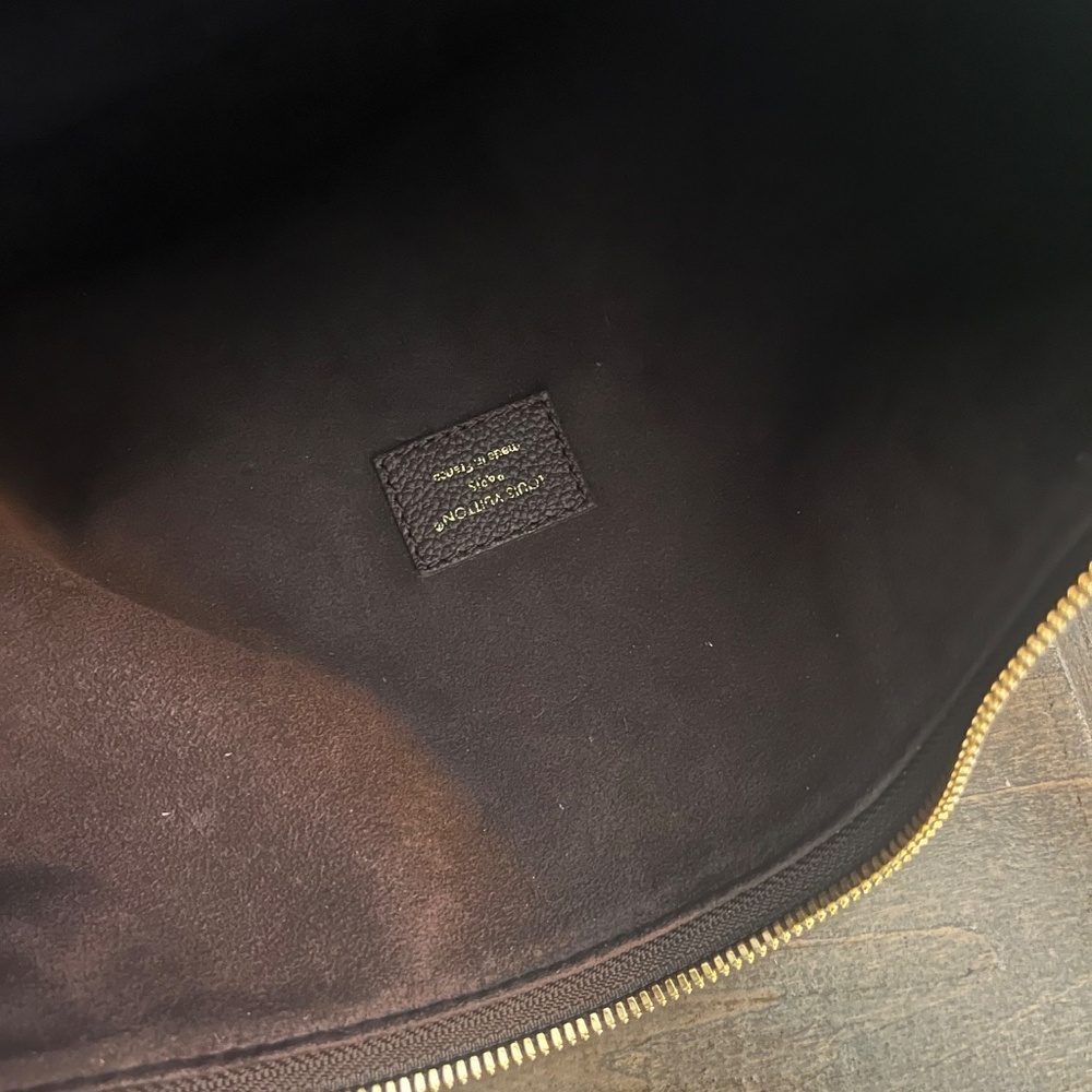 Loop Hobo Bag Louis Vuitton - Picture 5 of 9